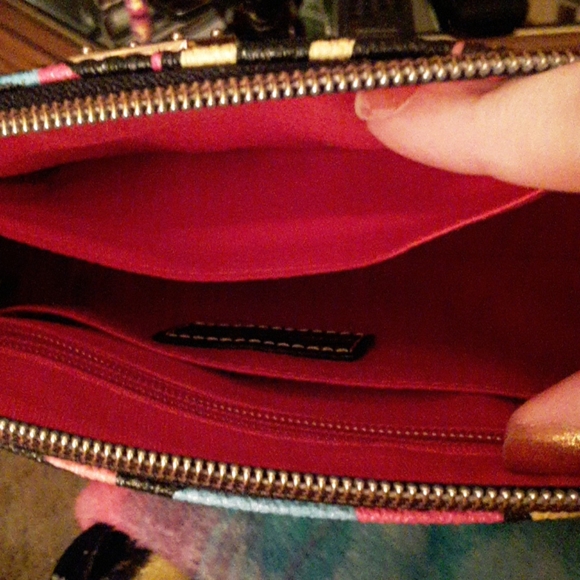 Dooney & Bourke crossbody - Picture 3 of 4